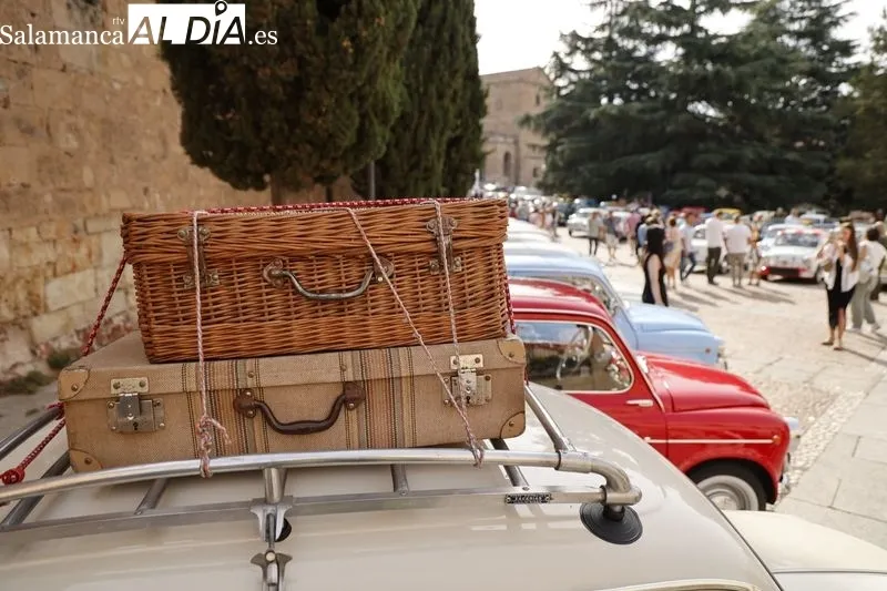 Foto 14 - Un centenar de Seat 600 rugen por las calles de Salamanca
