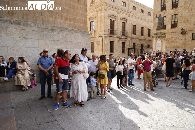 Foto 5 - Santa Teresa de Jes&uacute;s procesiona por las calles salmantinas
