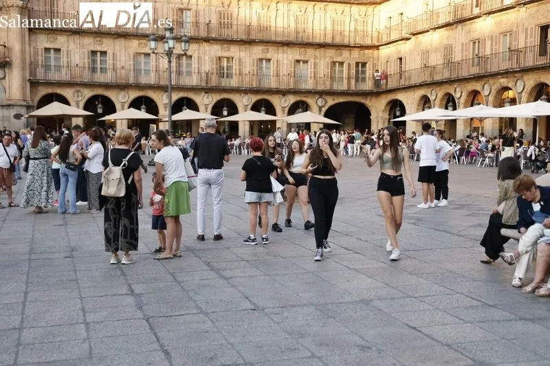 Foto 6 - El centro de la ciudad, en ebullici&oacute;n en este festivo 12 de octubre