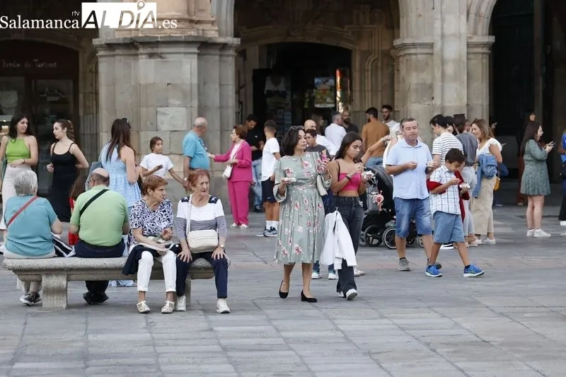 Foto 9 - El centro de la ciudad, en ebullici&oacute;n en este festivo 12 de octubre