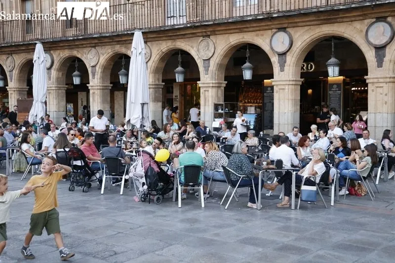 Foto 12 - El centro de la ciudad, en ebullici&oacute;n en este festivo 12 de octubre