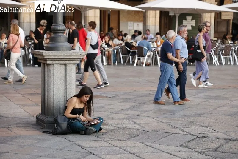 Foto 18 - El centro de la ciudad, en ebullici&oacute;n en este festivo 12 de octubre