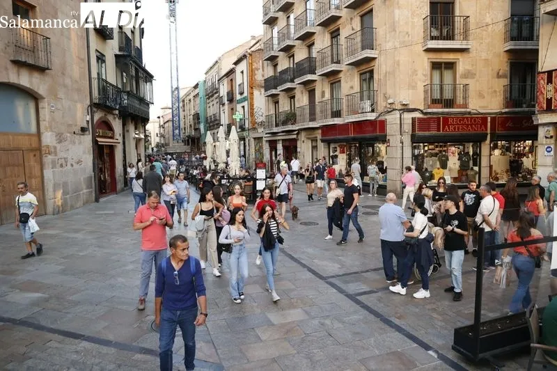 Foto 31 - El centro de la ciudad, en ebullici&oacute;n en este festivo 12 de octubre