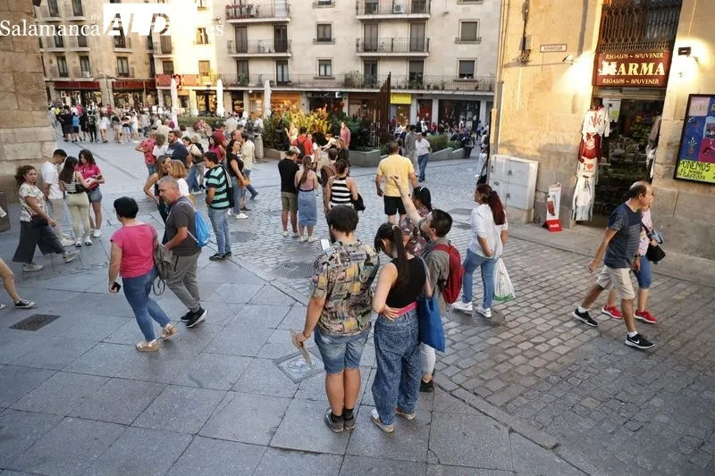 Foto 34 - El centro de la ciudad, en ebullici&oacute;n en este festivo 12 de octubre