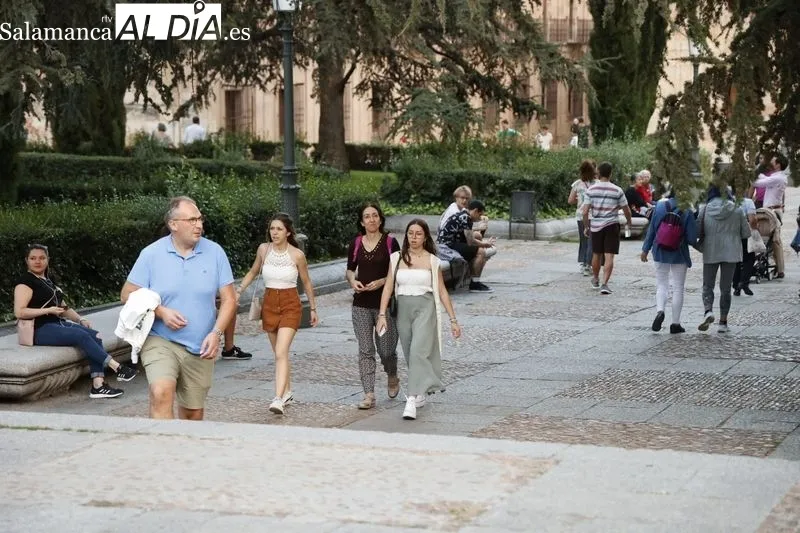 Foto 48 - El centro de la ciudad, en ebullici&oacute;n en este festivo 12 de octubre