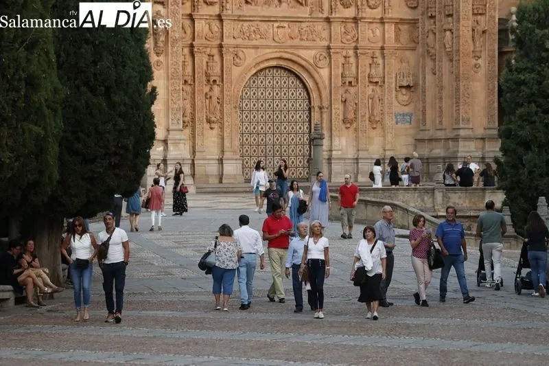 Foto 50 - El centro de la ciudad, en ebullici&oacute;n en este festivo 12 de octubre