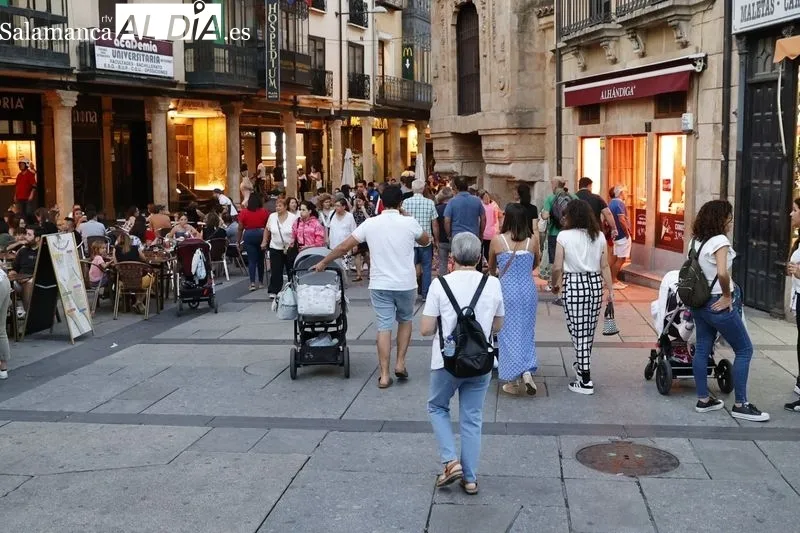 Foto 53 - El centro de la ciudad, en ebullici&oacute;n en este festivo 12 de octubre