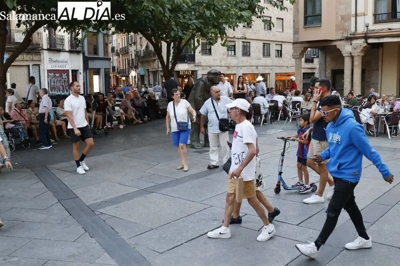 Foto 54 - El centro de la ciudad, en ebullici&oacute;n en este festivo 12 de octubre