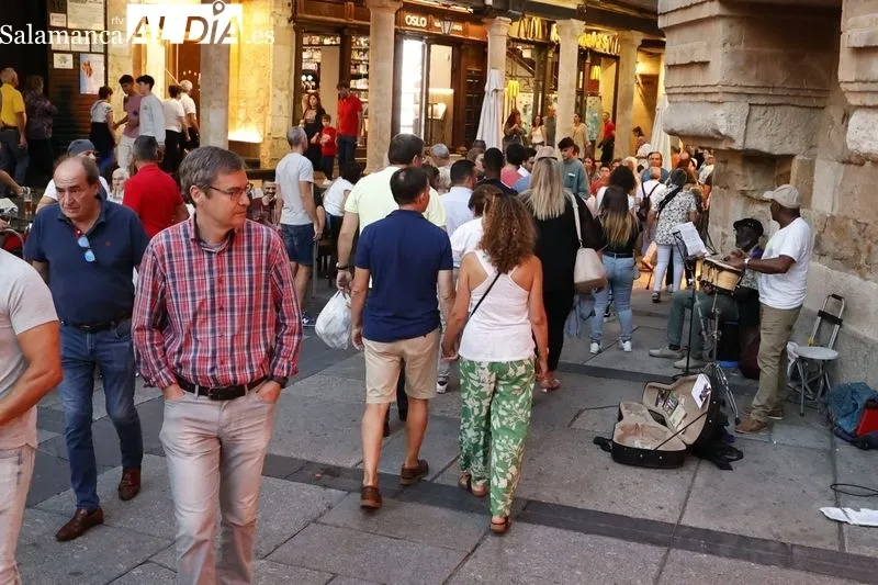 Foto 55 - El centro de la ciudad, en ebullici&oacute;n en este festivo 12 de octubre