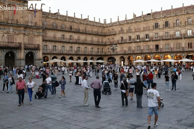 Foto 58 - El centro de la ciudad, en ebullici&oacute;n en este festivo 12 de octubre