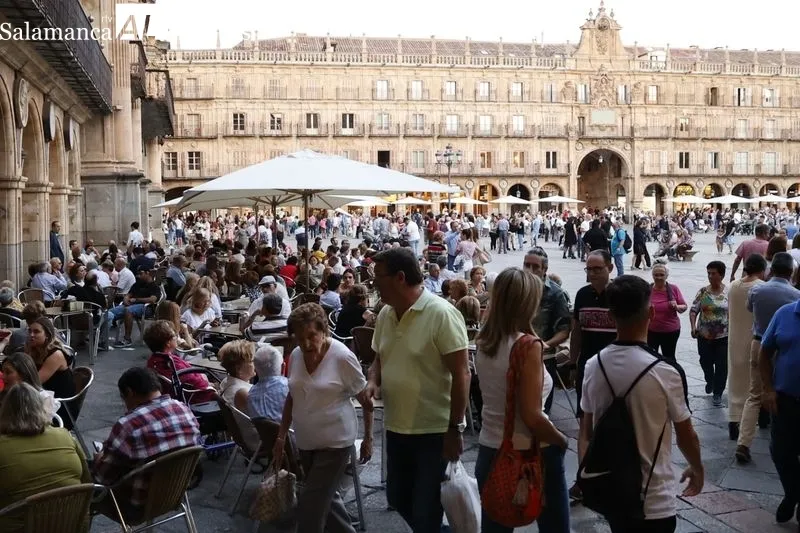Foto 60 - El centro de la ciudad, en ebullici&oacute;n en este festivo 12 de octubre