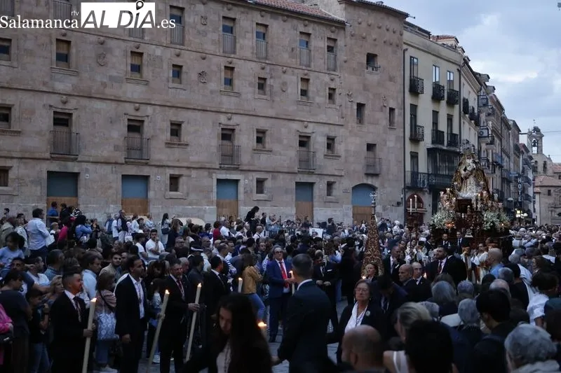 Procesión de la Virgen del Rosario por Salamanca. Fotos: David Sañudo