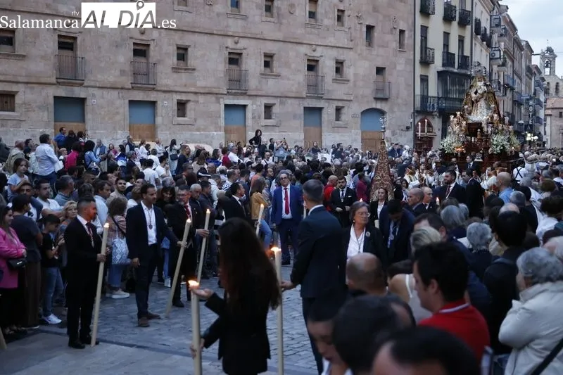 Procesión de la Virgen del Rosario por Salamanca. Fotos: David Sañudo