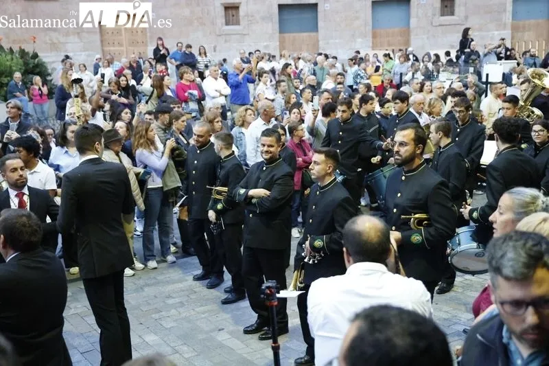 Procesión de la Virgen del Rosario por Salamanca. Fotos: David Sañudo