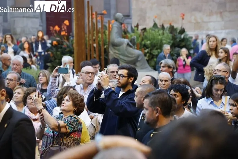 Procesión de la Virgen del Rosario por Salamanca. Fotos: David Sañudo