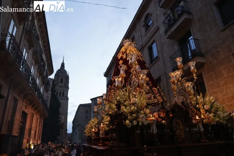 Procesión de la Virgen del Rosario por Salamanca. Fotos: David Sañudo