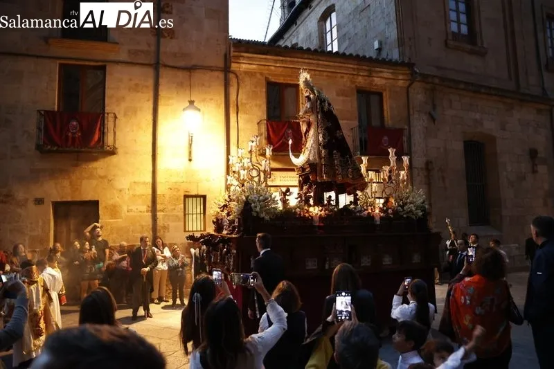 Procesión de la Virgen del Rosario por Salamanca. Fotos: David Sañudo