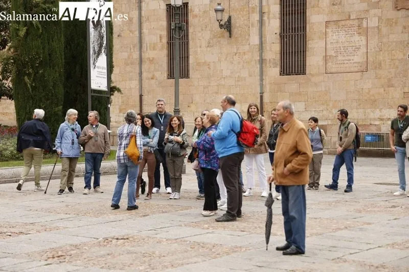 Ambiente en el centro de Salamanca en la mañana de este domingo. Fotos: David Sañudo