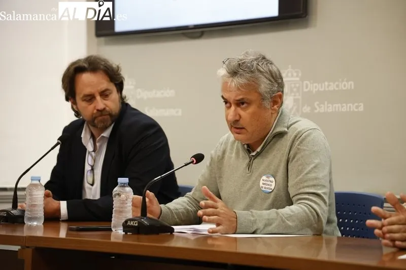 El portavoz del Grupo Socialista en la Diputación, Fernando Rubio, y los diputados provinciales Antonio Cámara y Carlos Fernández Chanca. Fotos: David Sañudo