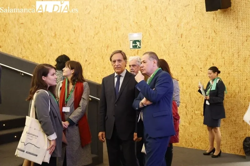 Apertura del seminario EDUSI TORMES  ‘Salamanca conecta con su río’ en el CMI Julián Sánchez 'El Charro'. Fotos: David Sañudo