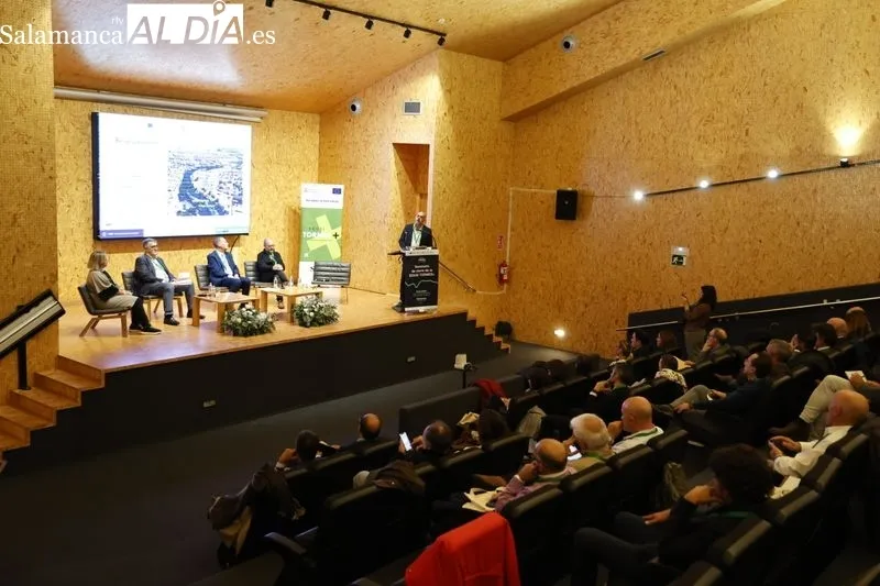 Apertura del seminario EDUSI TORMES  ‘Salamanca conecta con su río’ en el CMI Julián Sánchez 'El Charro'. Fotos: David Sañudo