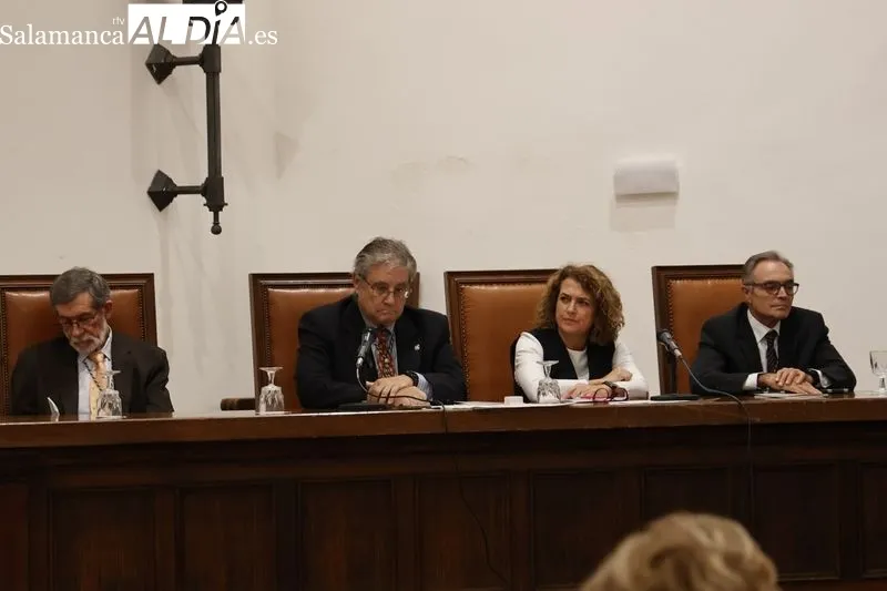 Acto de ingreso de la doctora María Fernanda Lorenzo Gómez en la Real Academia de Medicina de Salamanca. Fotos: David Sañudo