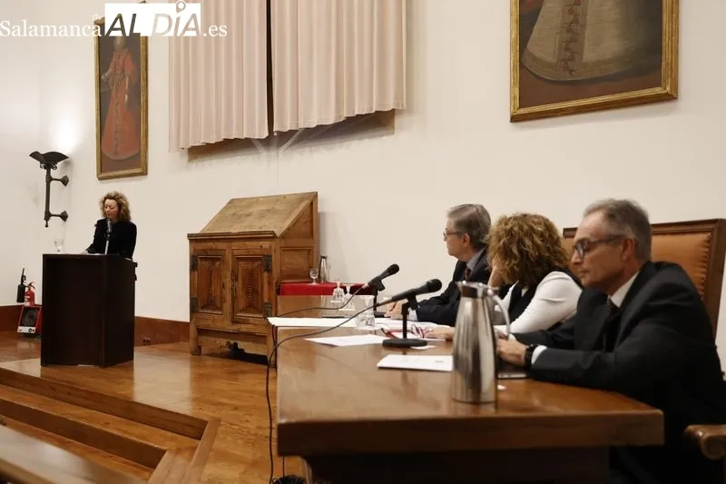 Acto de ingreso de la doctora María Fernanda Lorenzo Gómez en la Real Academia de Medicina de Salamanca. Fotos: David Sañudo