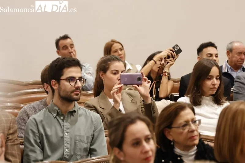 Acto de ingreso de la doctora María Fernanda Lorenzo Gómez en la Real Academia de Medicina de Salamanca. Fotos: David Sañudo