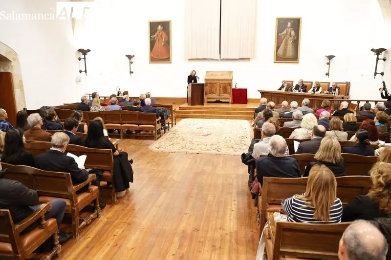 Acto de ingreso de la doctora María Fernanda Lorenzo Gómez en la Real Academia de Medicina de Salamanca. Fotos: David Sañudo