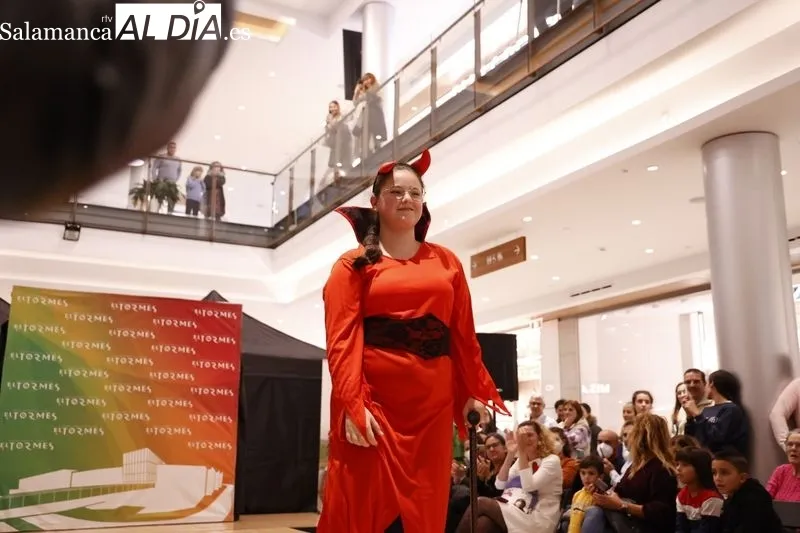 ‘Pequedesfile solidario’ de Pyfano contra el cáncer infantil. Fotos: David Sañudo