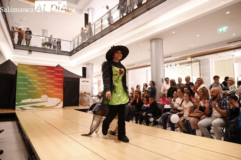 ‘Pequedesfile solidario’ de Pyfano contra el cáncer infantil. Fotos: David Sañudo
