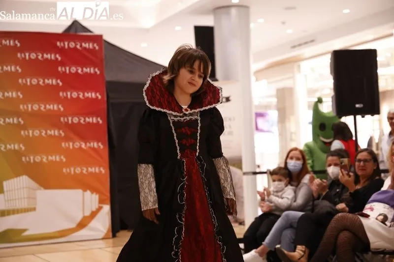 ‘Pequedesfile solidario’ de Pyfano contra el cáncer infantil. Fotos: David Sañudo