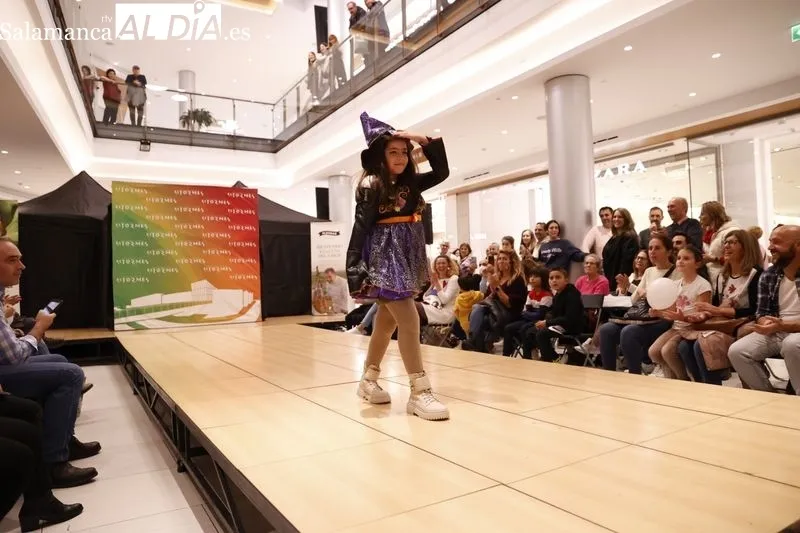 ‘Pequedesfile solidario’ de Pyfano contra el cáncer infantil. Fotos: David Sañudo