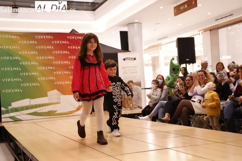 ‘Pequedesfile solidario’ de Pyfano contra el cáncer infantil. Fotos: David Sañudo