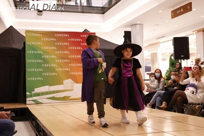 ‘Pequedesfile solidario’ de Pyfano contra el cáncer infantil. Fotos: David Sañudo