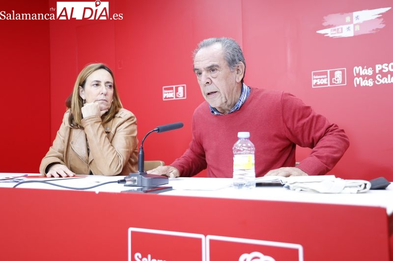 La procuradora del PSOE por Salamanca, Rosa Rubio, y el diputado provincial socialista, Luis Rodríguez. Fotos: David Sañudo