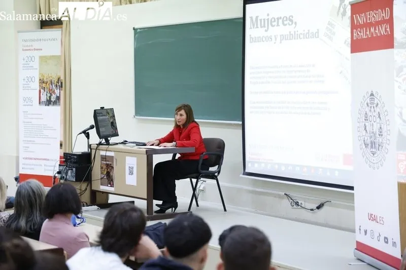 Conferencia 'Mujeres en la Banca', dentro del VII Ciclo de Contacto Empresarial de la Facultad de Economía y Empresa. Fotos: David Sañudo