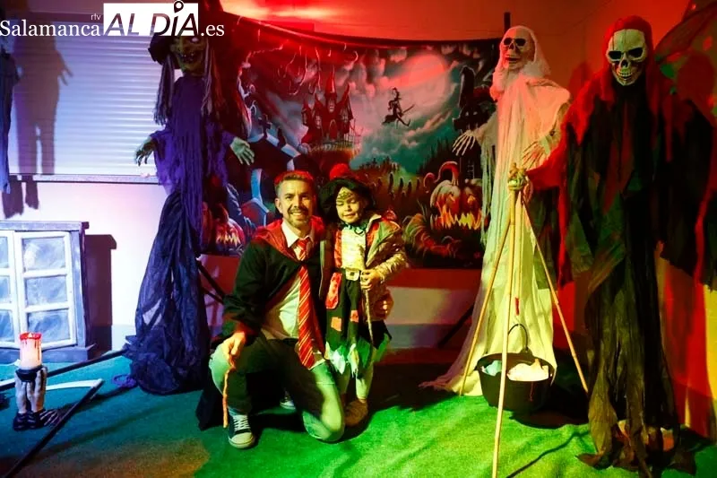 Alumnos, padres y profesores del CEIP Padre Manjón celebran Halloween | FOTOS: David Sañudo 