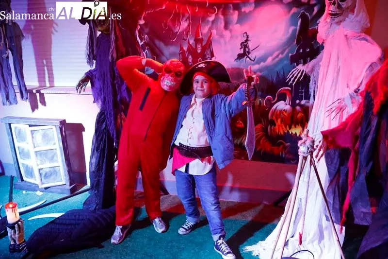Alumnos, padres y profesores del CEIP Padre Manjón celebran Halloween | FOTOS: David Sañudo 