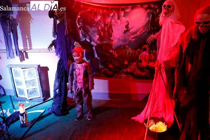 Alumnos, padres y profesores del CEIP Padre Manjón celebran Halloween | FOTOS: David Sañudo 