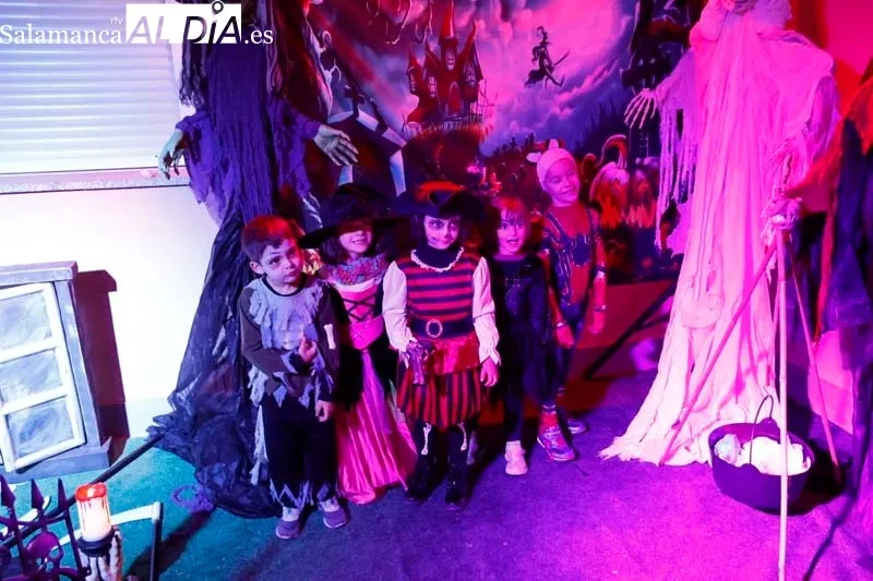 Alumnos, padres y profesores del CEIP Padre Manjón celebran Halloween | FOTOS: David Sañudo 