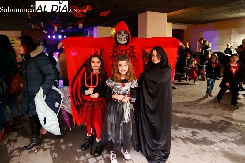 Alumnos, padres y profesores del CEIP Padre Manjón celebran Halloween | FOTOS: David Sañudo 