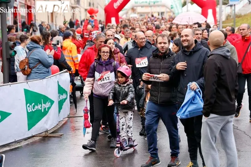 Más de 3.000 personas participan en la XIV edición de la Carrera de los Mil Pasos | FOTOS: David Sañudo 