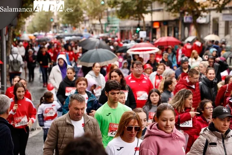 Más de 3.000 personas participan en la XIV edición de la Carrera de los Mil Pasos | FOTOS: David Sañudo 