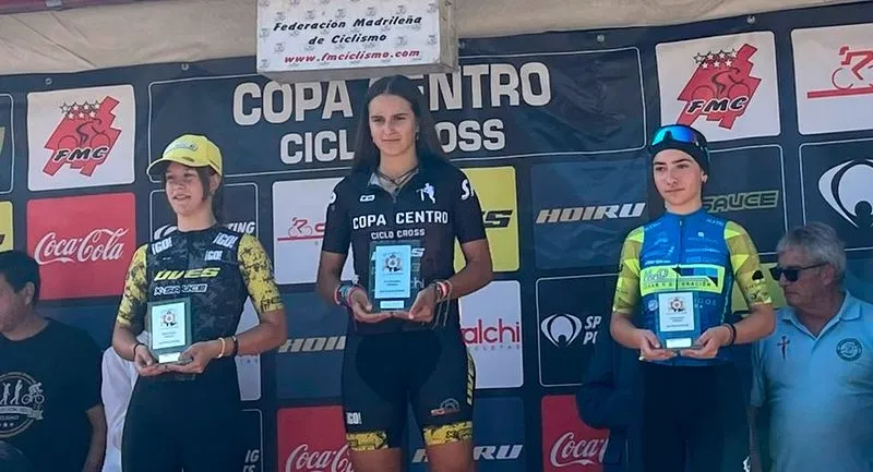 Corredores de la Escuela de Ciclismo Salmantina