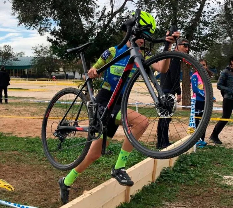 Foto 2 - Nuevos &eacute;xitos de la Escuela Salmantina de Ciclismo y el equipo HyD Carbajosa - Empresarial