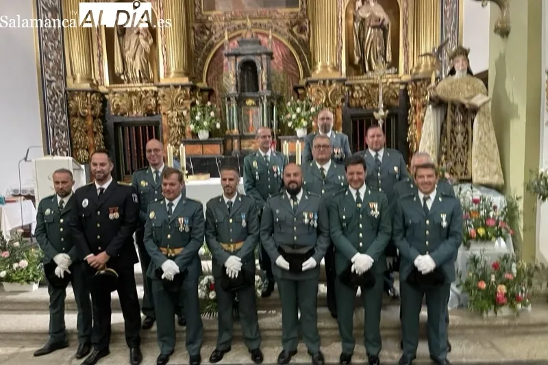 Foto 3 - Aplausos y vivas a la Guardia Civil de Pe&ntilde;aranda en la celebraci&oacute;n de su patrona, la Virgen del Pilar