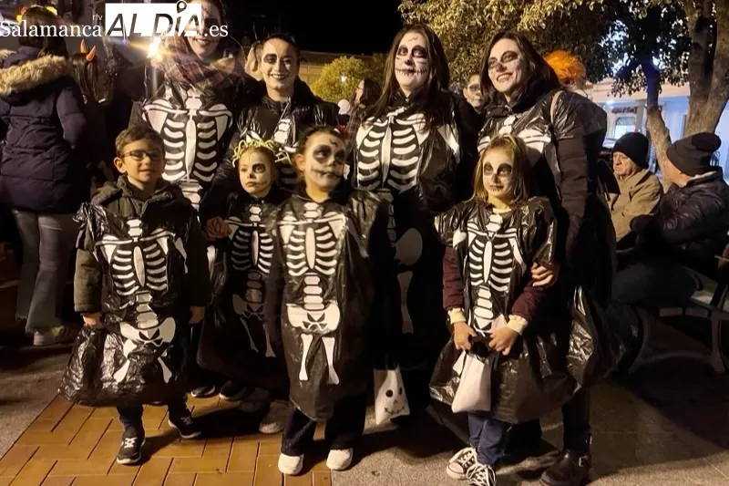 Foto 10 - Una noche de Halloween multitudinaria y 'terror&iacute;ficamente divertida' en Pe&ntilde;aranda