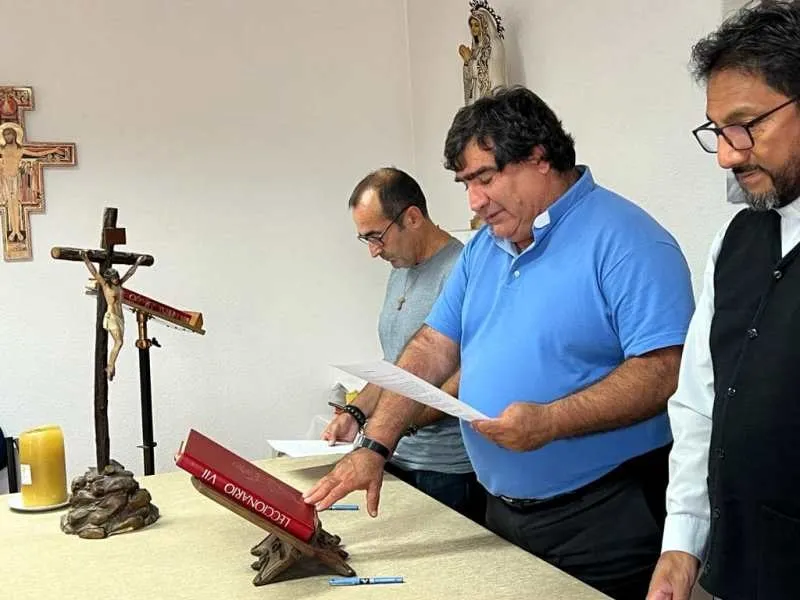 Foto 4 - Toman posesi&oacute;n los nuevos p&aacute;rrocos del Arciprestazgo de Arga&ntilde;&aacute;n