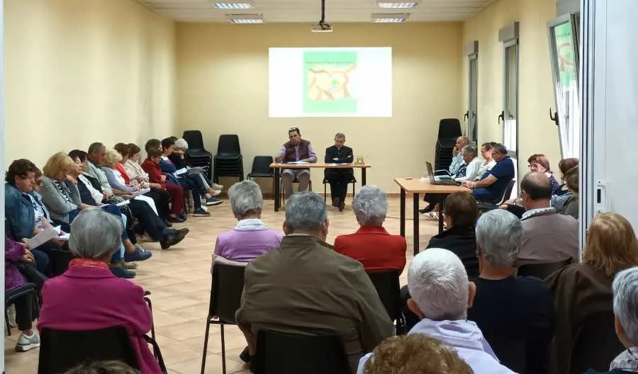 Foto 2 - Unas 40 personas participan en el retiro de inicio de curso del Arciprestazgo de &Aacute;gueda